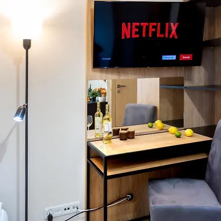 Aparts Near Main Station Apartment